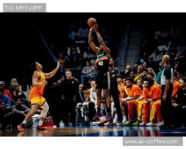 福克斯和巴恩斯带领马刺以111-101打败灰熊，星光熠熠的温班亚马和莫兰特缺席战役